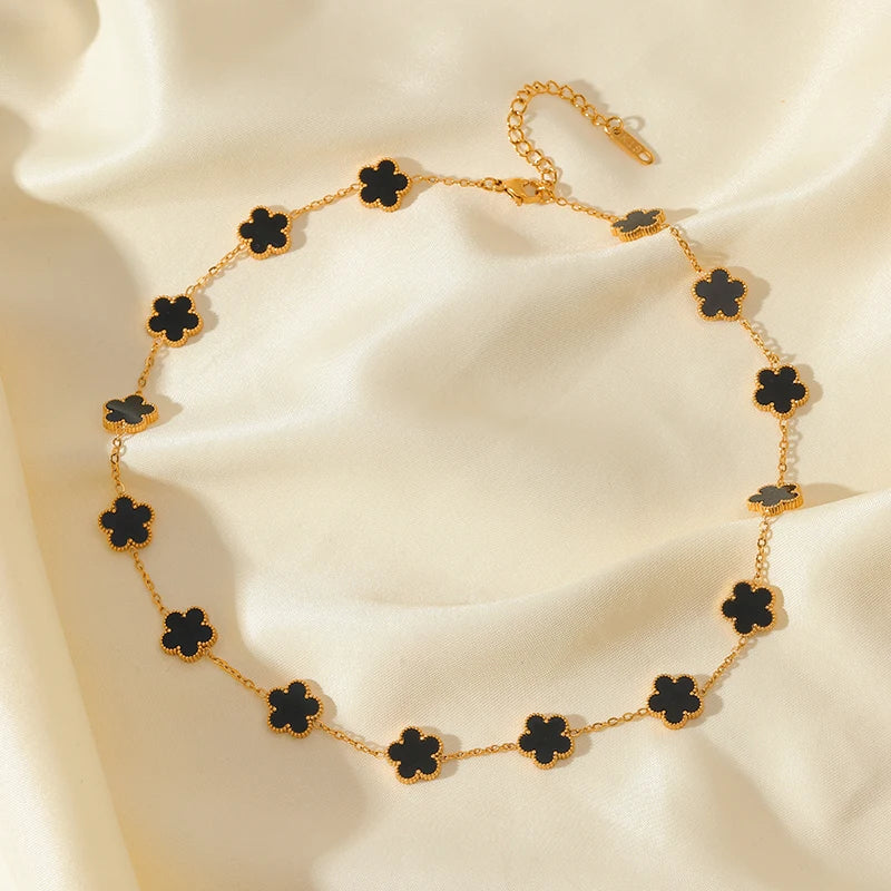 Collier pendentif en fleur Clovara